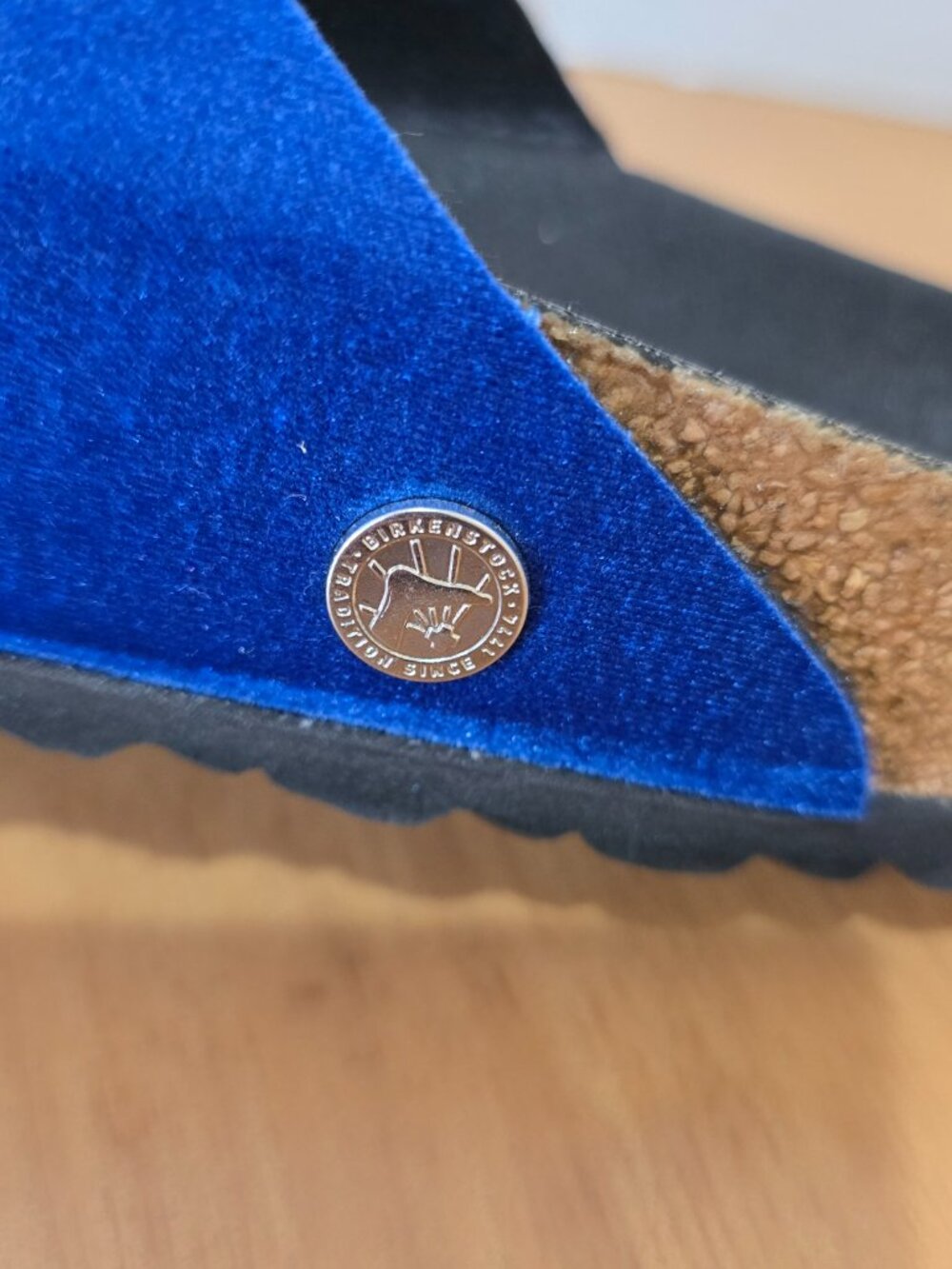 Birkenstock Women's Brilliant Blue Velvet Arizona Rivet Logo Sandals Size 42 NWT - Picture 7 of 9